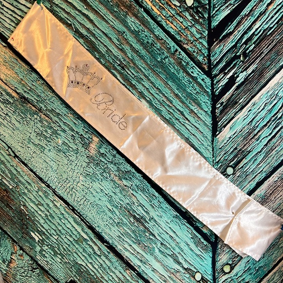 Bachelorette Bride Sash - Picture 2 of 3